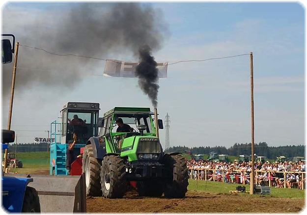 Full Pull beim Bremswagenziehen in Warngau