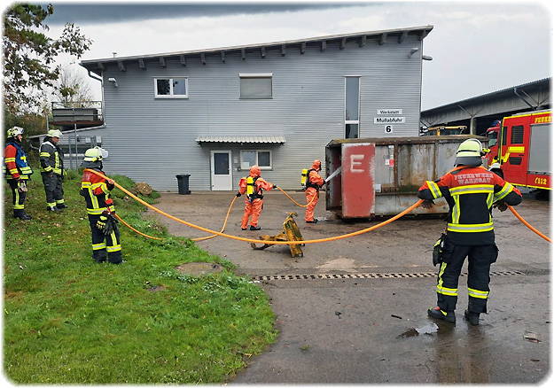 Beseitigung Gefahrenstoff in Container