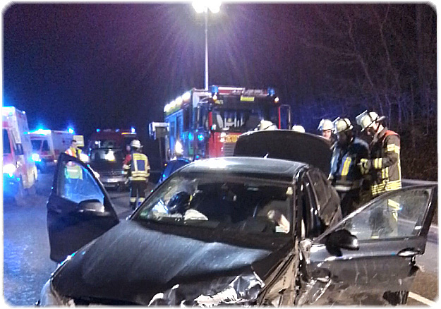 Schwerer Verkehrsunfall auf B 318